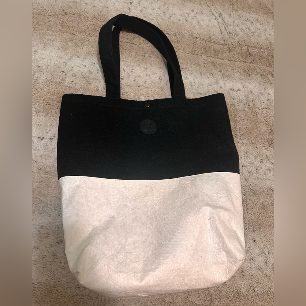 lululemon athletica Two-Tone Black and Cream Tote - Picture 2 of 6